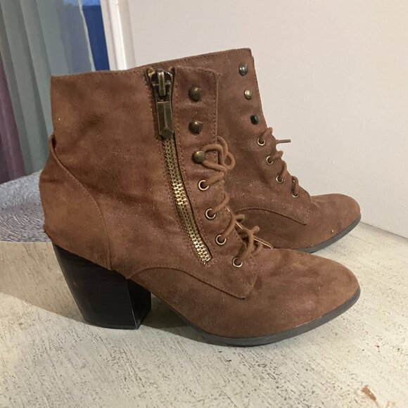 Daytrip boots*must bundle* - Picture 2 of 7